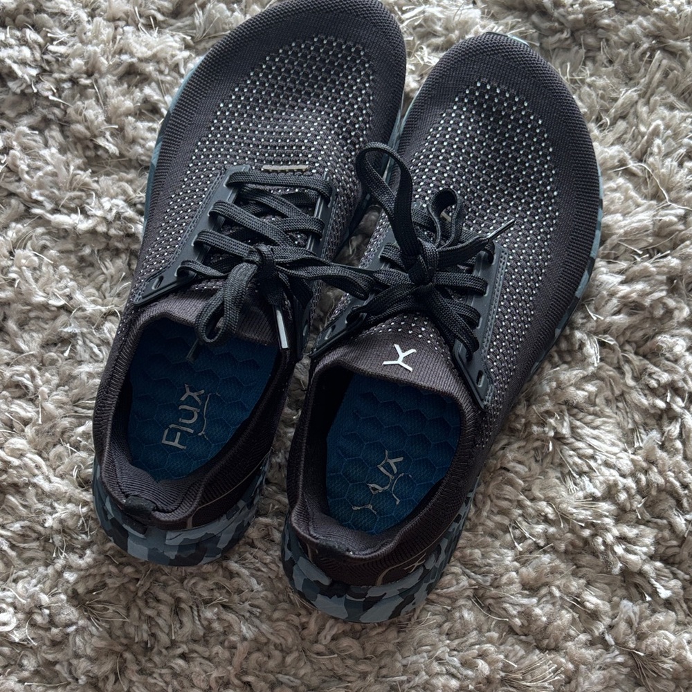Fux Women's Black and Blue Athletic Shoes